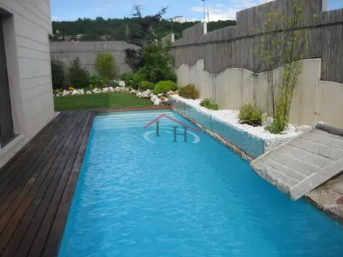 Chalet en calle Cortes de León