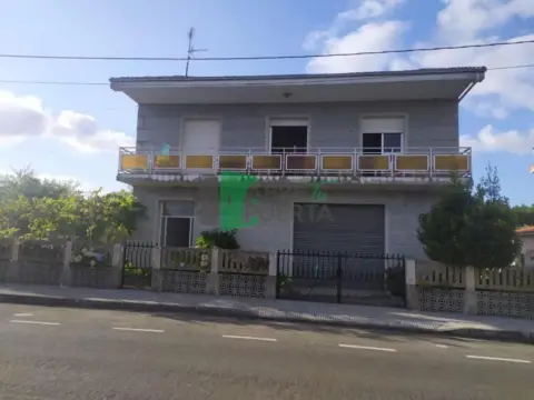 Casa en Amoeiro