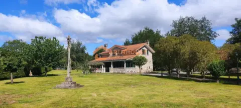 Casa en Carballiño (O)