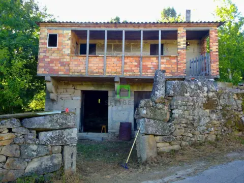 Casa en Amoeiro