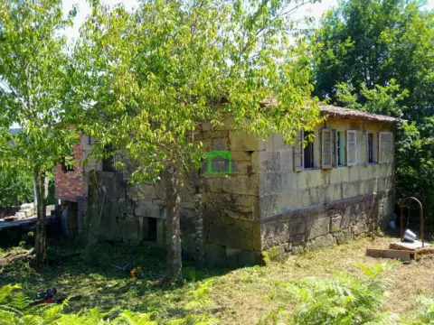 Casa en Amoeiro
