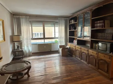 Piso en Avenida de Ordoño II, 39