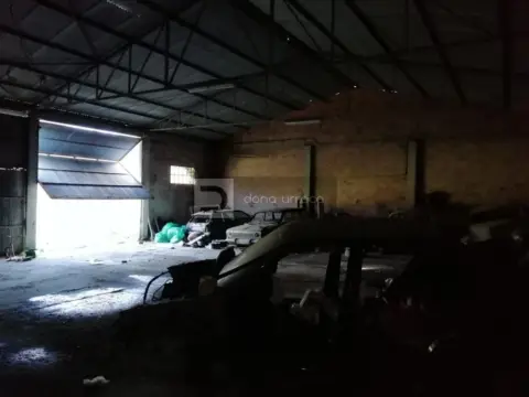 Nave industrial en Leiro