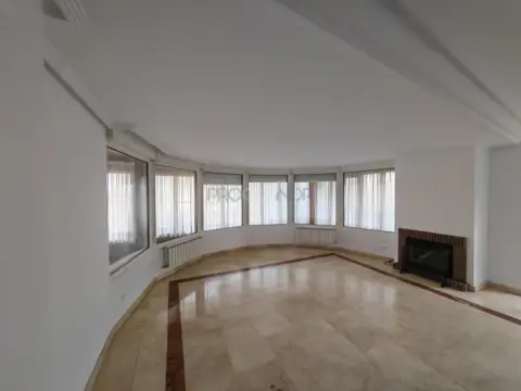 Chalet en Urbanización Robledal