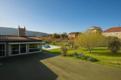 Casa en calle de Paredes