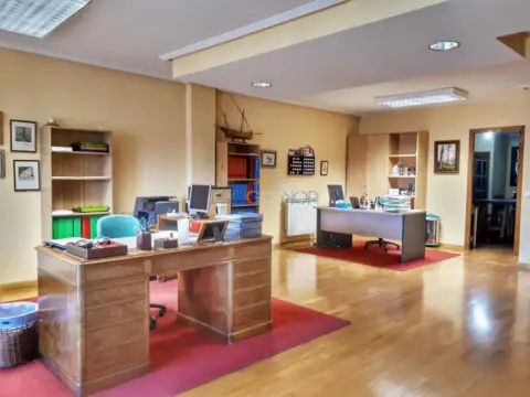 Estudio en Avenida de los Reyes Leoneses