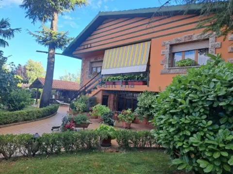 Chalet en Valverde de La Virgen