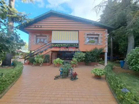 Chalet en Valverde de La Virgen