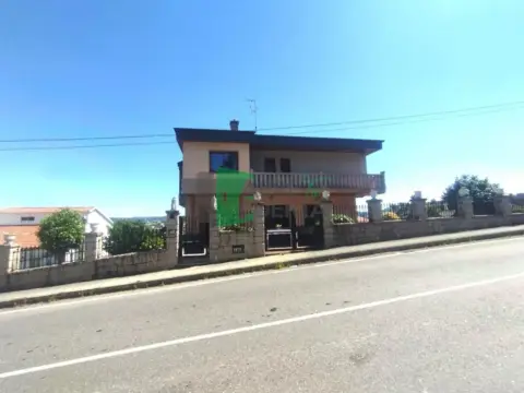 Chalet en Ourense