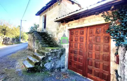 Casa en Amoeiro
