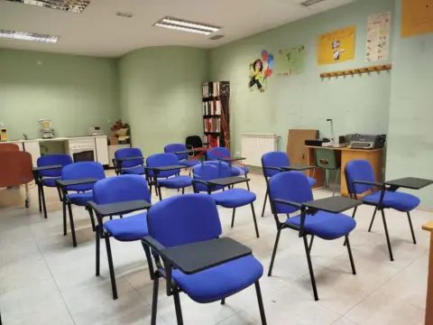 Local comercial en calle Lope de Fenar