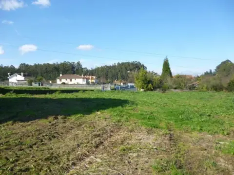 Terreno en calle Montellos