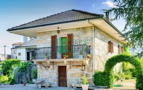 Casa en Leiro