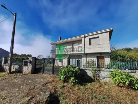 Chalet en Xunqueira de Ambía