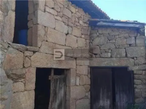 Casa adosada en San Cibrao Das Viñas