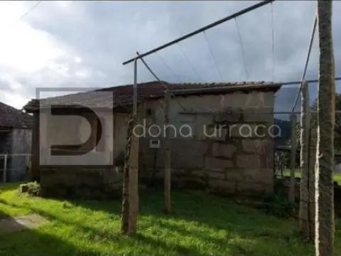 Casa en Leiro