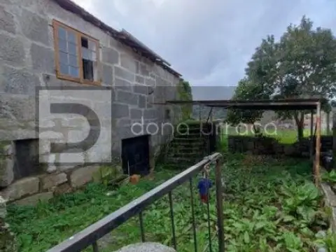 Casa en Leiro