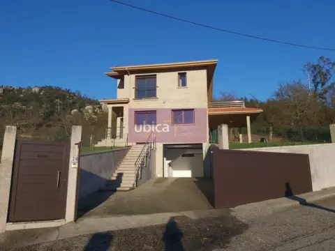 Chalet en Salceda de Caselas
