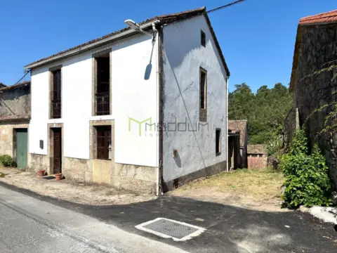 Casa en Lugar O Casal de Laraño