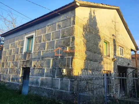 Casa en Amoeiro