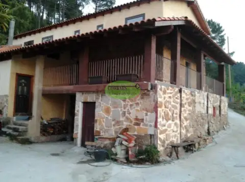 Chalet en Castrelo de Miño