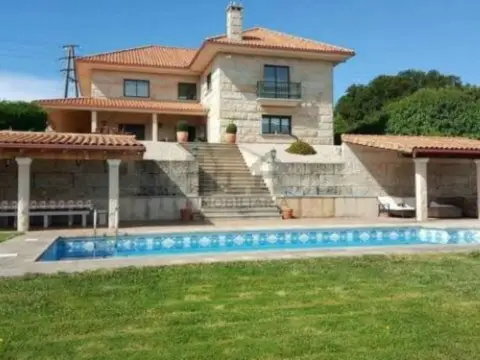 Chalet en Ourense