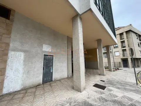Local comercial en Rúa Venezuela