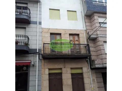 Edificio en Maside