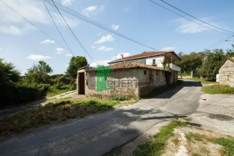 Casa en Amoeiro