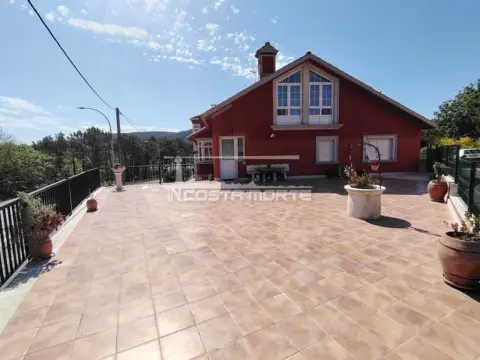 Casa adosada en Rúa da Coruña