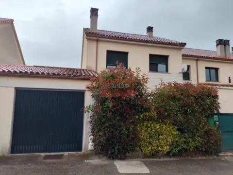 Casa adosada en Pereiro de Aguiar (O)
