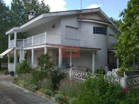 Chalet en Pereiro de Aguiar (O)
