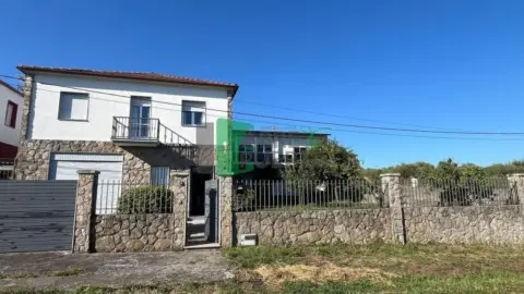 Chalet en Xunqueira de Ambía