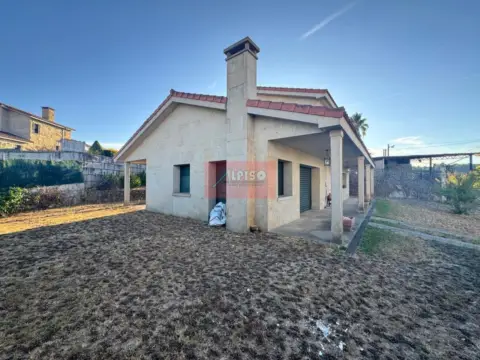 Chalet en Ourense