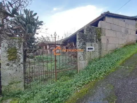 Casa en Cenlle