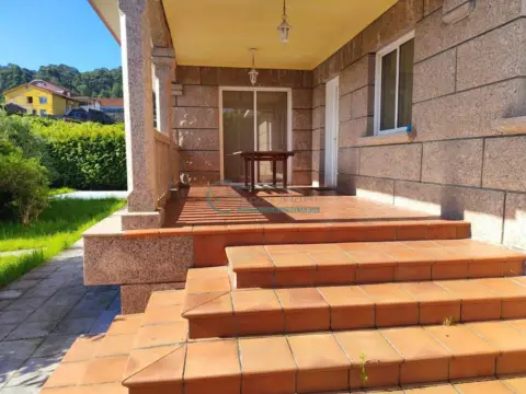 Chalet en Cangas