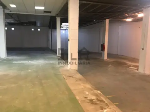 Local comercial en calle del Río Mao