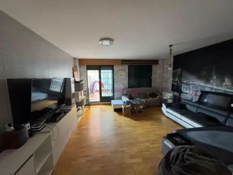 Casa adosada en calle Esteban Granados