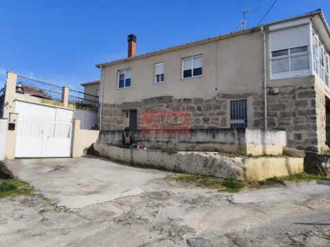 Casa en calle Lugar Outeiro de Faramontaos