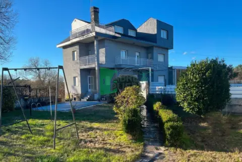 Chalet en Vilamarín