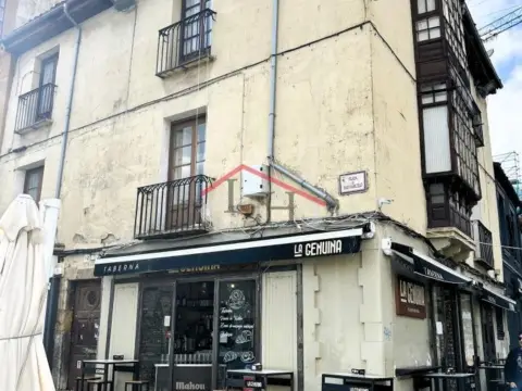 Casa en calle del Teatro