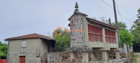 Casa en Amoeiro