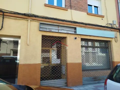 Local comercial en calle de la Virgen Blanca