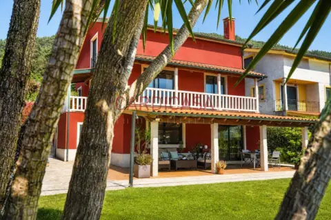 Chalet en Rúa Tres Penedos