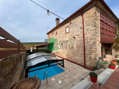 Casa en Amoeiro