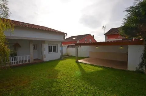 Casa en calle Lugar Vilar