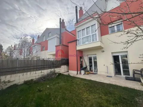 Casa en calle Ágora