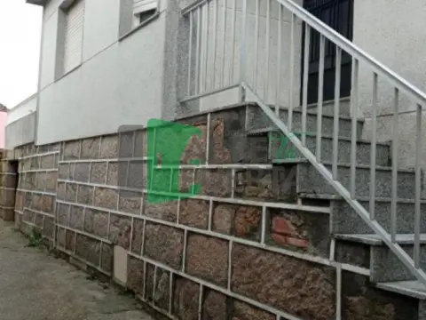 Casa adosada en Nogueira de Ramuín
