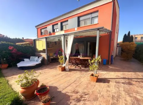 Casa pareada en Travesía del Rollo