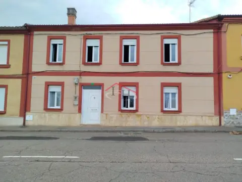 Casa en Valverde de La Virgen